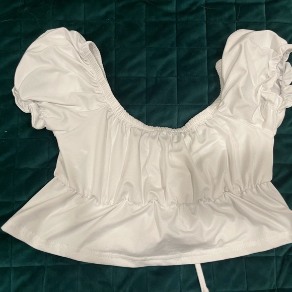 SHEIN EZwear Solid Puff Sleeve Ruffle Hem Top - Picture 2 of 3